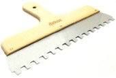 Getande troffel gebogen houten handvat 8×8 mm 20 cm